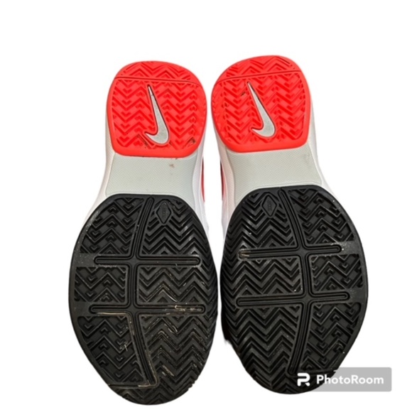 NIKE Air Zoom Prestige Tennis Shoe, Size 6 - Picture 5 of 10